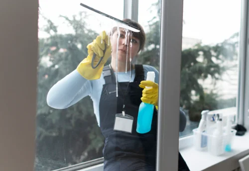 Nettoyage de vitres intérieures et extérieures à Bozouls
